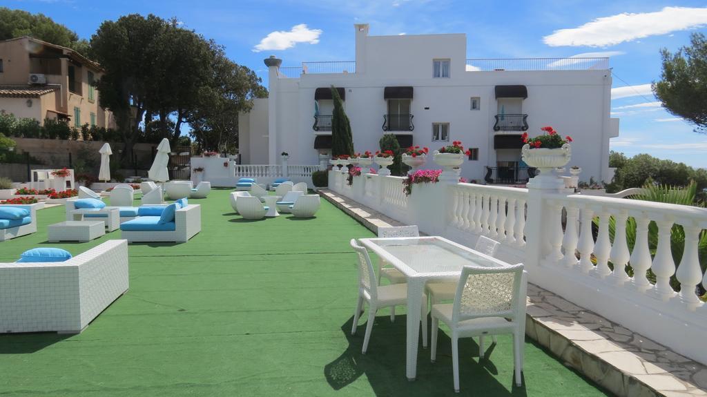 Hotel La Calanque Cavalaire-sur-Mer Exterior photo